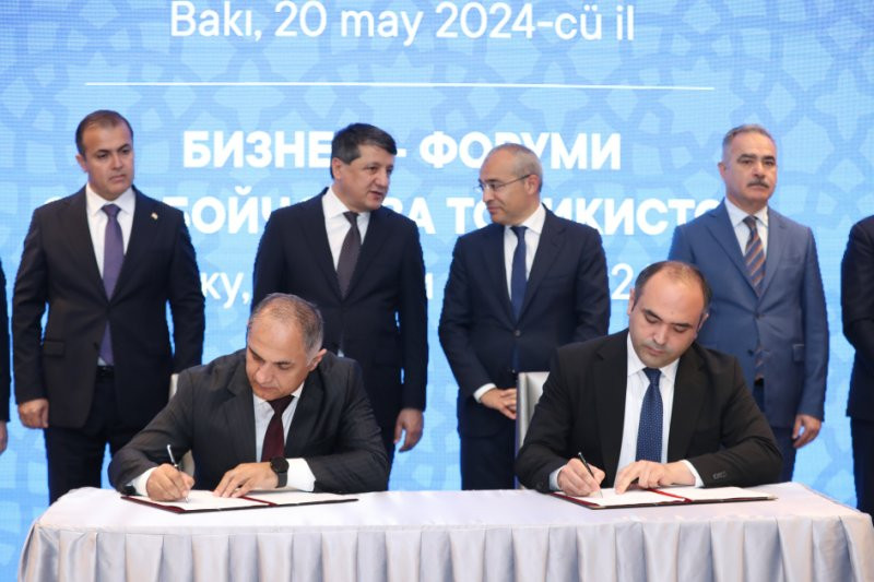 Таджикистан и Азербайджан подписали более 15 документов о сотрудничестве на $700 млн 