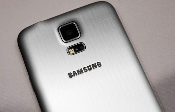 Galaxy S5 Prime. Foto: mobinfo.uz