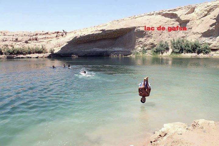 Cho‘l o‘rtasidagi ko‘l. Foto: Facebook / Lac de Gafsa