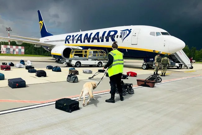 Ryanair самолёти Минск аэропортига қўнганидан кейин