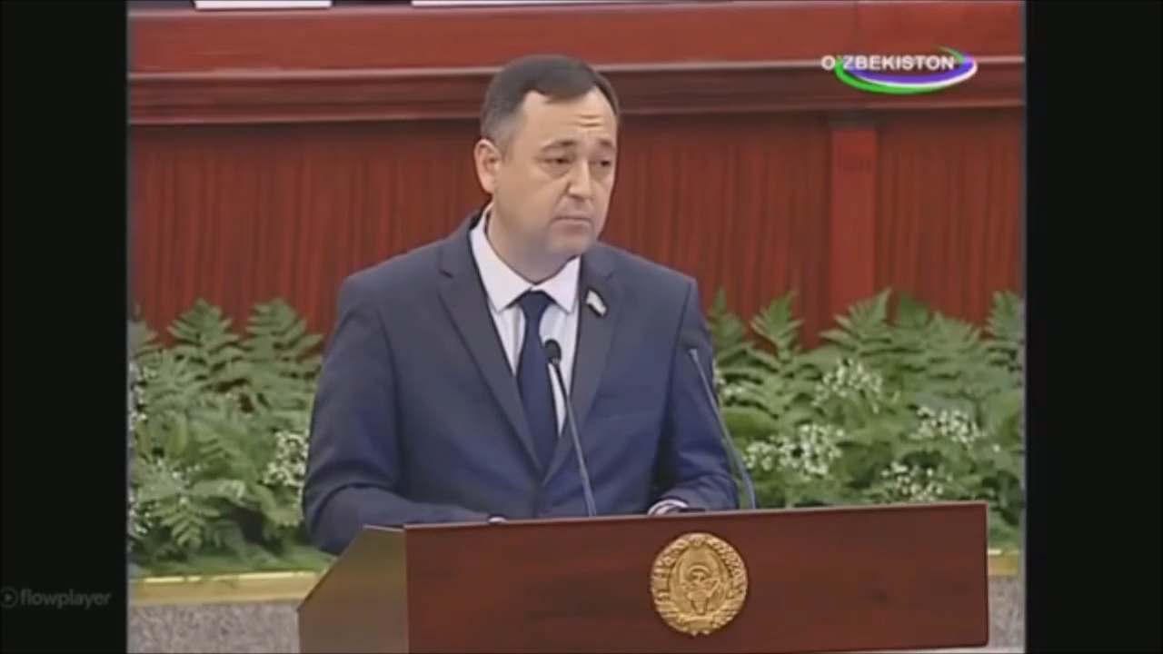 «Миллий тикланиш» демократик партияси етакчиси Сарвар Отамуротов.