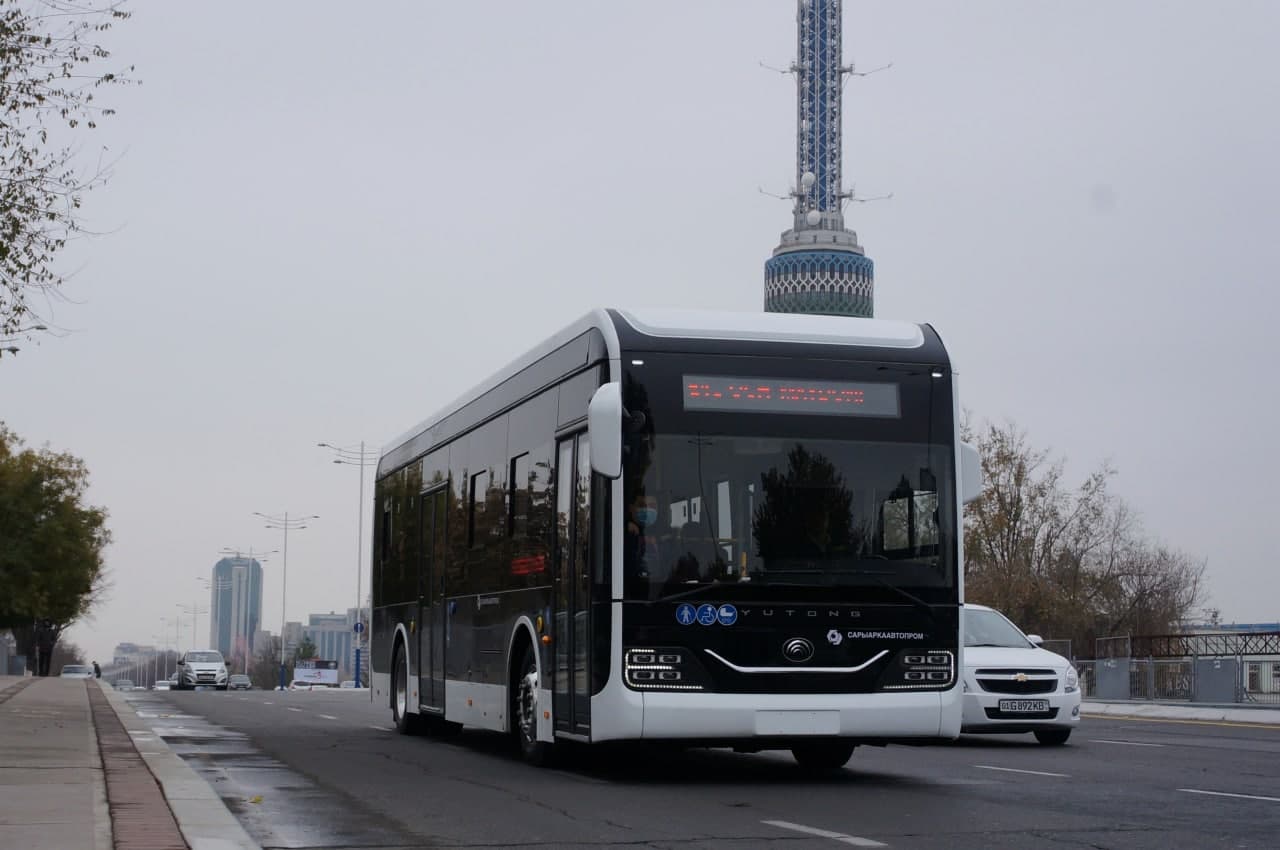 2020 йил ноябрида 51-йўналиш бўйлаб бошқа Yutong автобуси — E10 модели синов тариқасида ҳаракатлана бошлади. Ушбу автобус синови ҳам бир ойга чўзилмади.