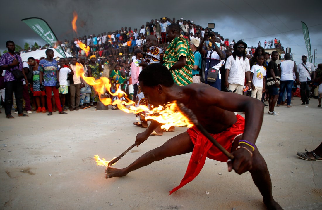 Кот-д’Ивуарнинг жануби-шарқидаги Попо карнавали.