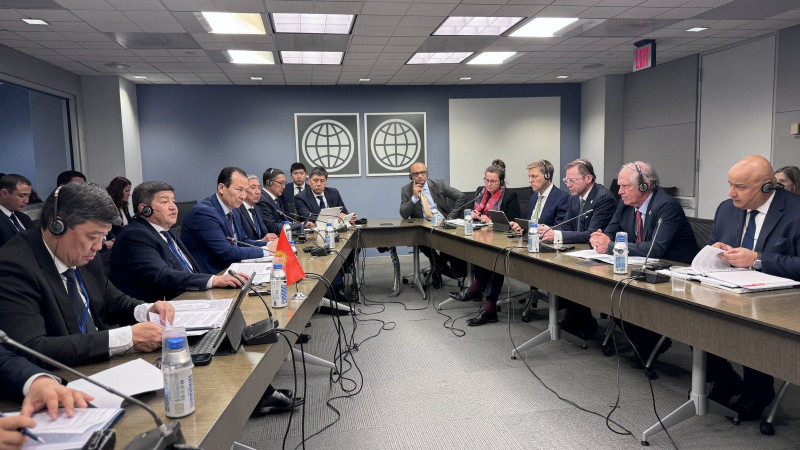 Kyrgyzstan advances talks on China-Kyrgyzstan-Uzbekistan railway at World Bank meetings in U.S.