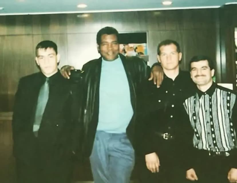 19 yoshli Ruslan Chagayev, boks afsonasi Teofilo Stivenson, murabbiy Aleksandr Razmaxov, jahon chempioni Artur Grigoryan.