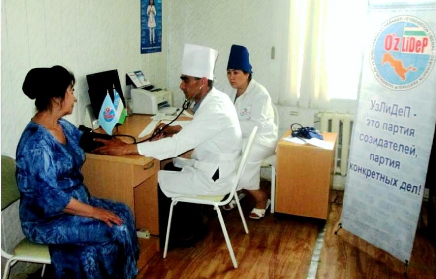 Buxorodagi ayollar tibbiy ko‘rigida. Foto: O‘zLiDeP matbuot xizmati