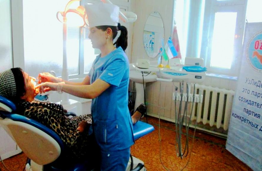 Buxorodagi ayollar tibbiy ko‘rigida. Foto: O‘zLiDeP matbuot xizmati