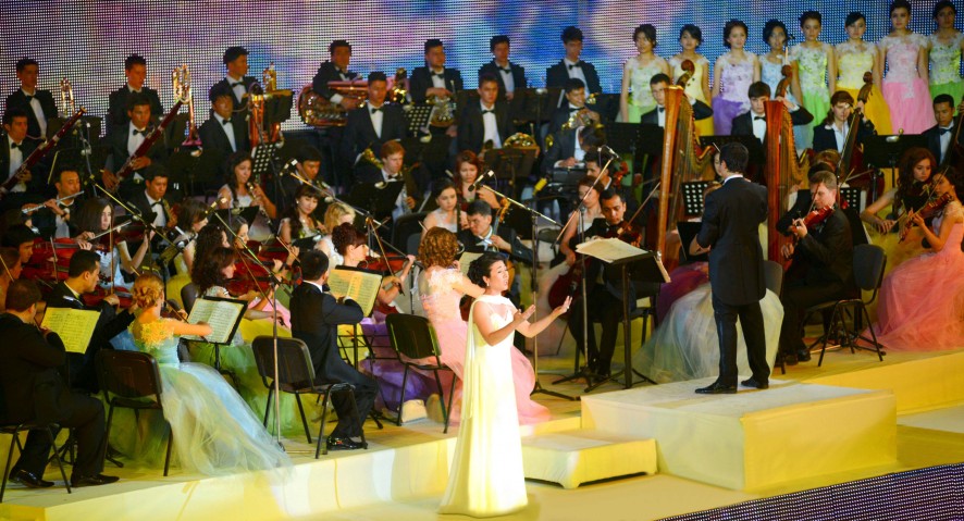 “Yoshlik bahori” festivalining gala-konsertida. Foto: O‘zA