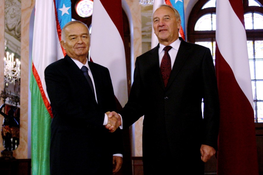 Islom Karimov va Andris Berzinsh (arxiv). Foto: president.lv