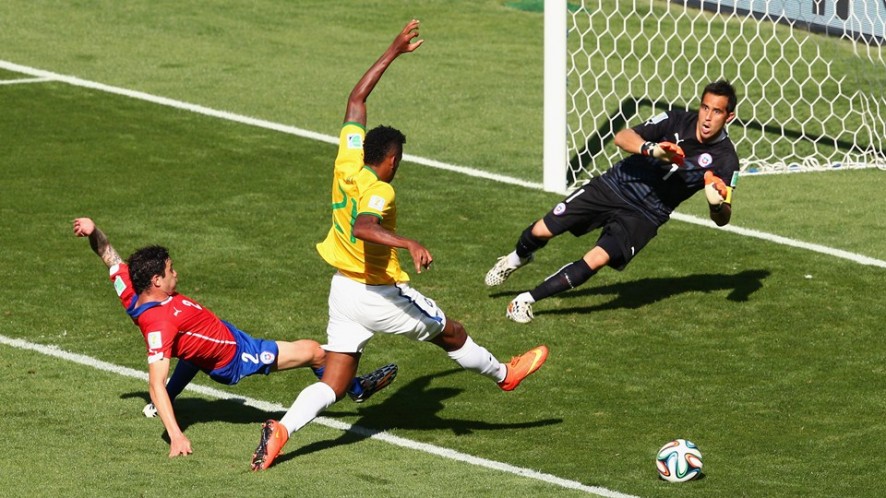 Бразилия – Чили учрашувида. Фото: fifa.com