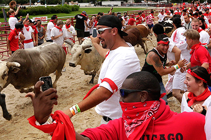 Ensyerro — buqalar bilan yugurish. Foto: Stacy Thacker / AP