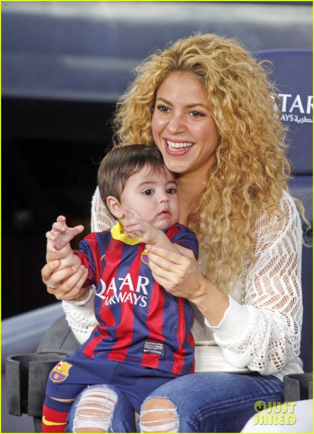 Shakira o‘g‘li bilan. Foto: justjared.com
