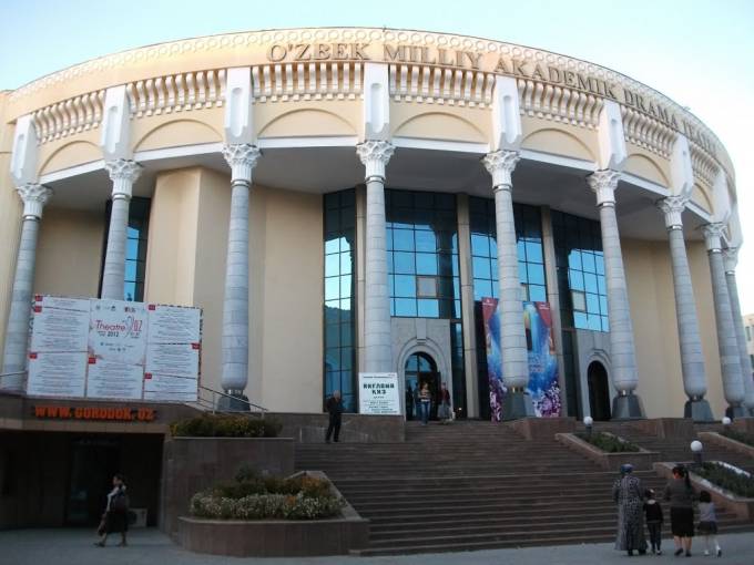 O‘zbek milliy akademik drama teatri binosi. Foto: panoramio.com