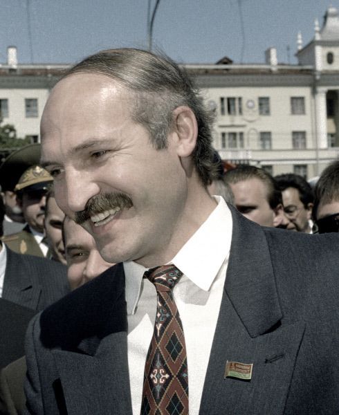 Belorussiya prezidenti Aleksandr Lukashenko. 1994-yil. Foto: aif.ru