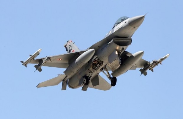 Туркиянинг F-16 қирувчиси. Фото: Reuters