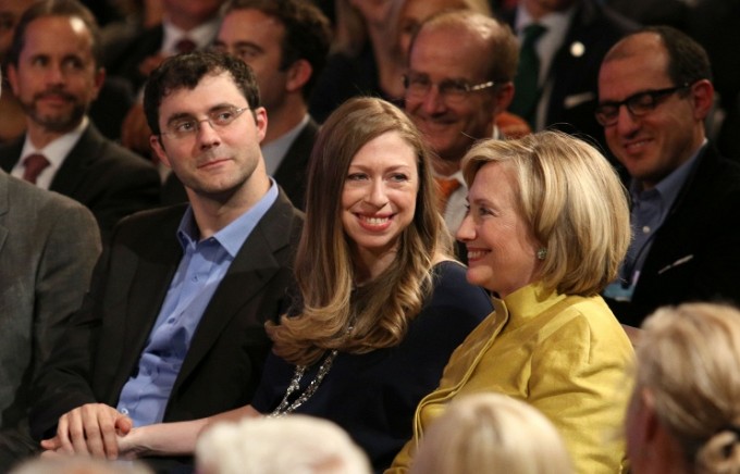 Mark Mezvinski, Chelsi va Hillari Klinton. Foto: AP