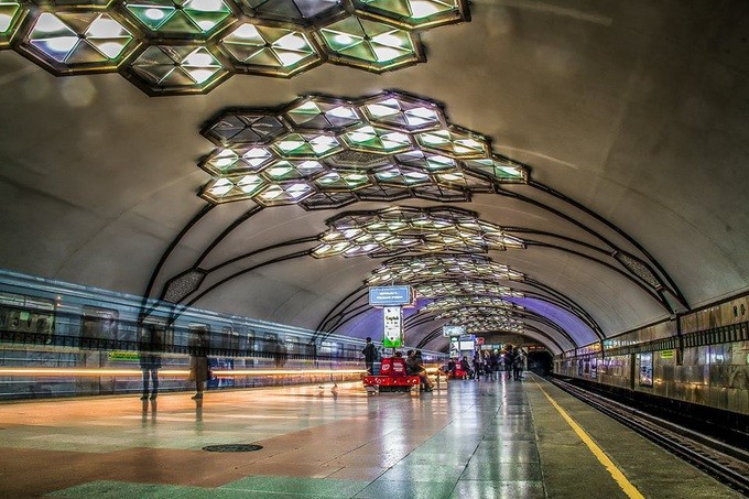 “Novza” metro bekati.
