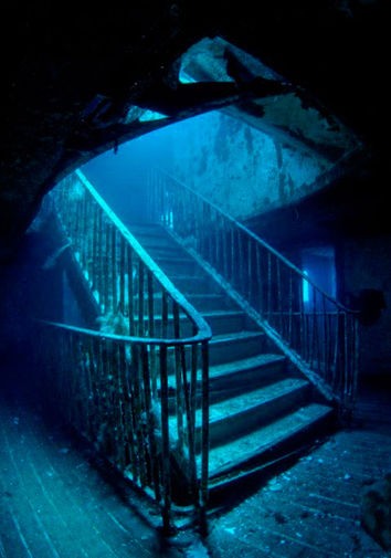 Foto: Below surface