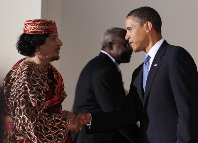 Muammar Qaddafiy va Barak Obama, 2009-yil.