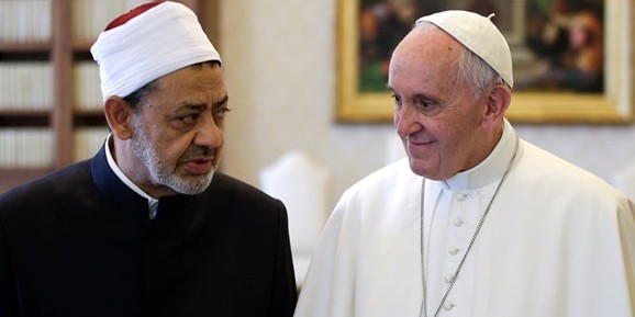 Rim papasi Fransisk va al-Azhar bosh imomi Ahmad al-Tayyob. Foto: AP