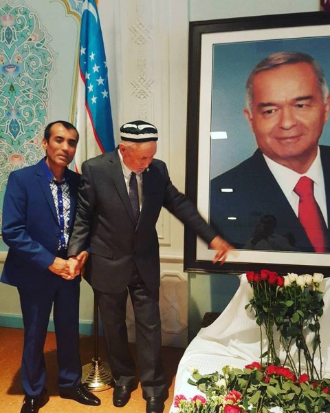 Amerikalik o‘zbek vatandoshimiz Hoji Muhammad Ayoz jamiyatda tashkil qilingan Islom Karimov xotirasiga bag‘ishlangan tadbirida. Foto: Facebook / Mavlon Yo‘ldoshev