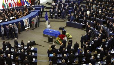 Germaniyani birlashtirgan Gelmut Kol bilan vidolashuv marosimi (foto)