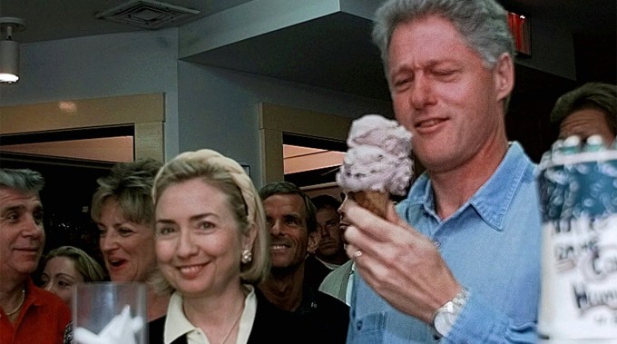 AQSh prezidenti Bill Klinton rafiqasi Hillari bilan Massachusetsning Edgartaun shahrida, 1997-yil. Foto: “Gazeta.ru”