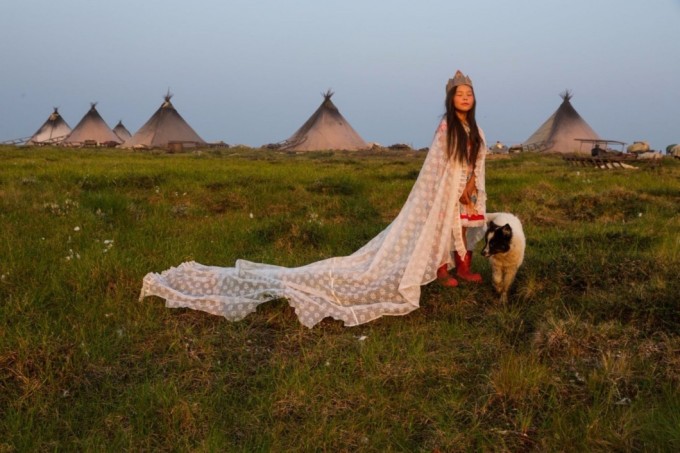 Yamal Nenetslari muxtor okrugidagi qizcha. Foto: National Geographic