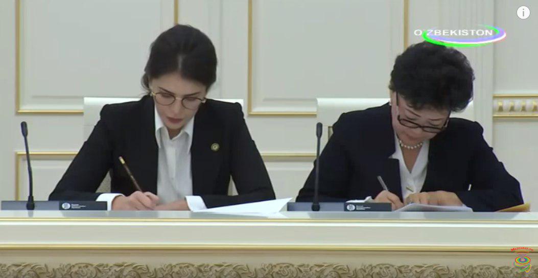 Shahnoza Mirziyoyeva va vazirlik rahbari Agrippina Shin 19-dekabrdagi videoselektor yig‘ilishida.