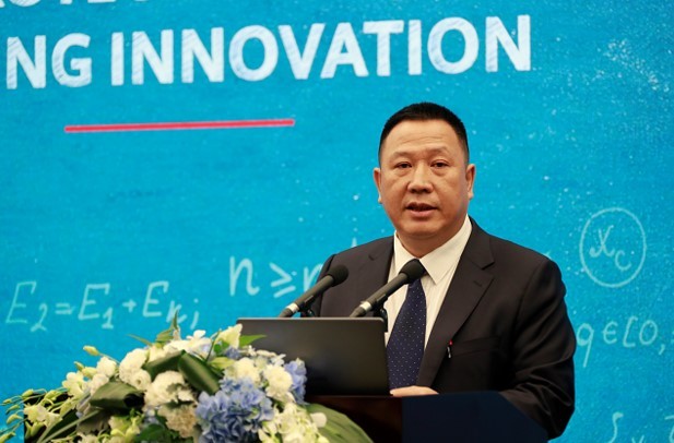 Huawei компаниясининг бош ҳуқуқшуноси Сонг Люпин