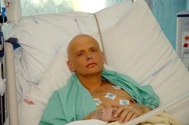 Zaharlangan Aleksandr Litvinenkoning hayotlik davrida olingan so‘nggi surati. London, 2006-yil 21-noyabr.