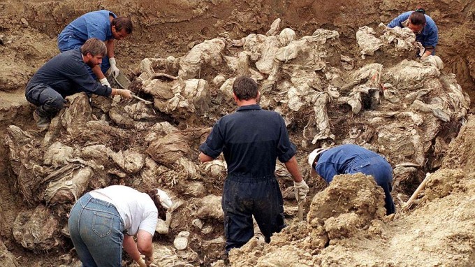 Srebrenitsa qurbonlari.