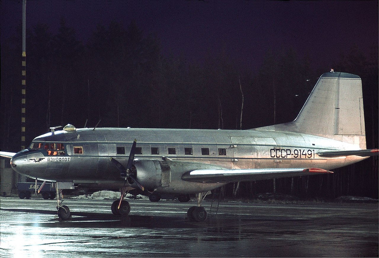 Il-14 samolyoti Stokgolmdagi Arlanda aeroportida (1970-yil).
