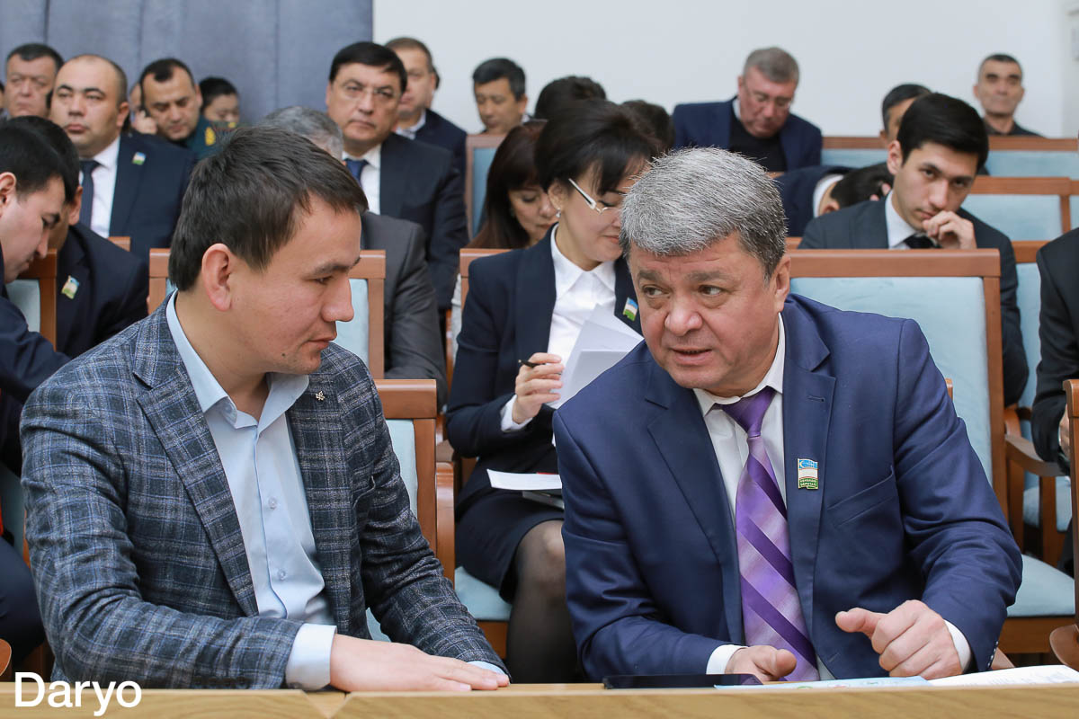 Xalq deputatlari Toshkent shahar kengashi deputati Fatxulla Ma’sudov va “Daryo” muxbiri Musulmonbek Ibrohimov.