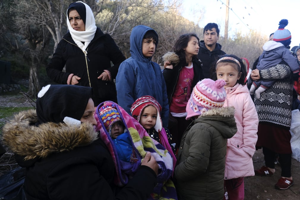 Gretsiyaning Lesbos orolidagi migrantlar.