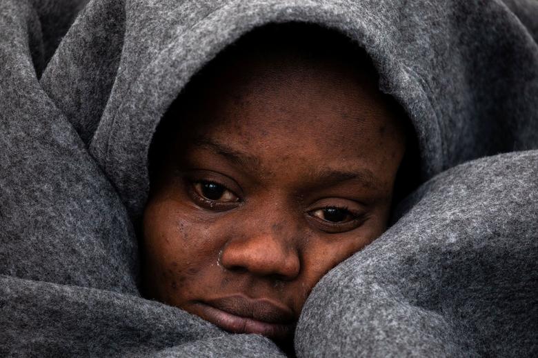 Lesbos oroliga Afrikadan yetib kelgan migrant.