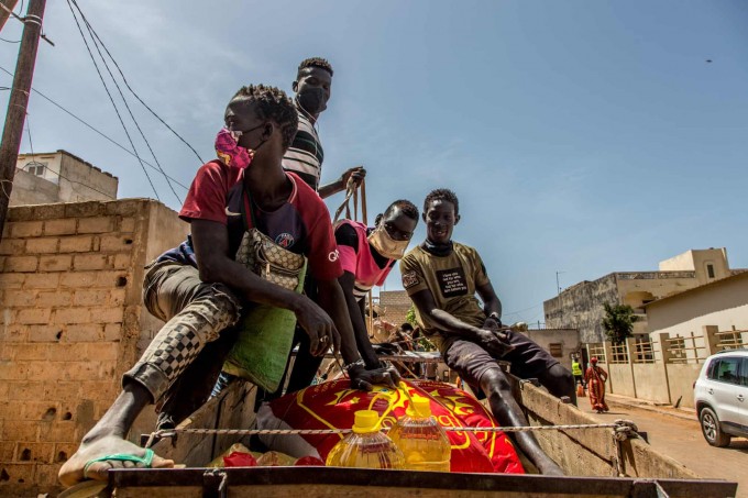 Senegalning Dakar hududida oziq-ovqat mahsulotlari taqsimoti boshlandi.