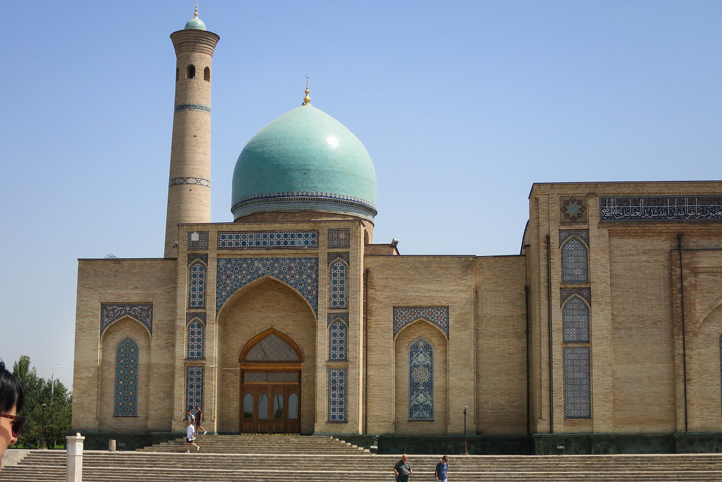 Toshkent. Hazrati Imom jome masjidi.