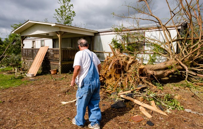 AQShning Missisipi va Luiziana shtatlarida bo‘ronlar ortidan bir nechta tornadolar kelib chiqdi. Bu vaqtda aholi uyda o‘tirish tartibida edi.