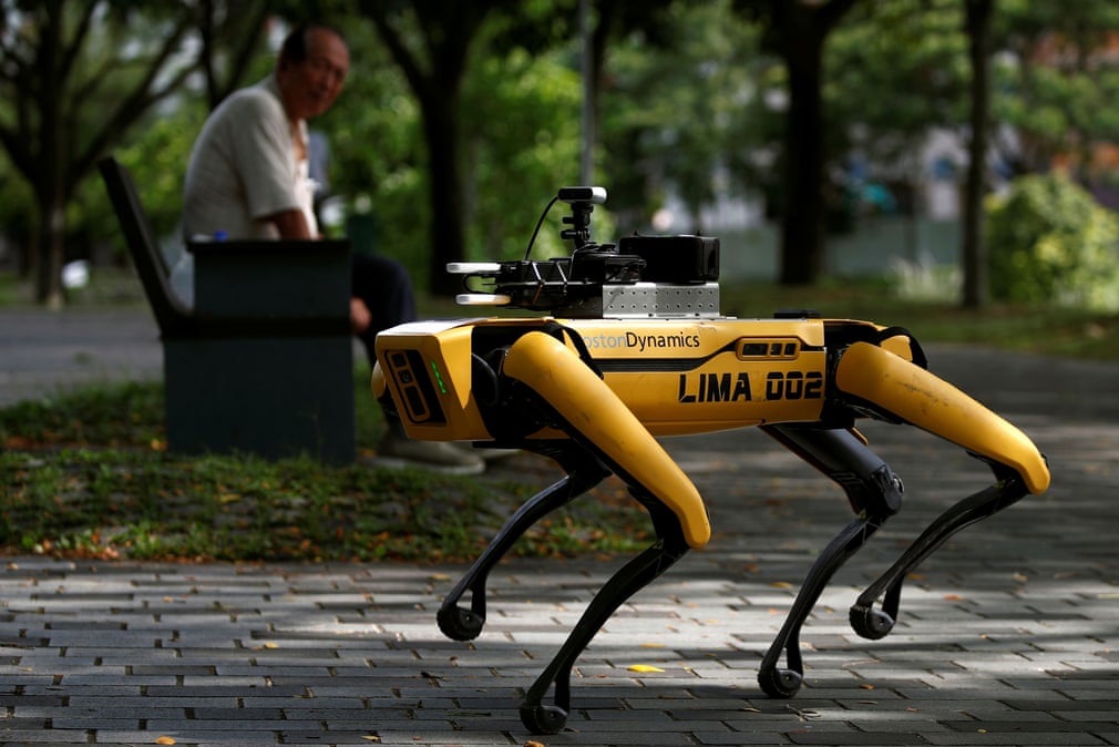 Singapurda Boston Dynamics’ning robot-iti koronavirusga qarshi kurashda yordam berish uchun sinovdan o‘tkazilmoqda.