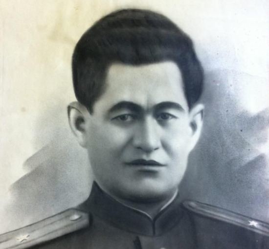 Faxri Kamolov.