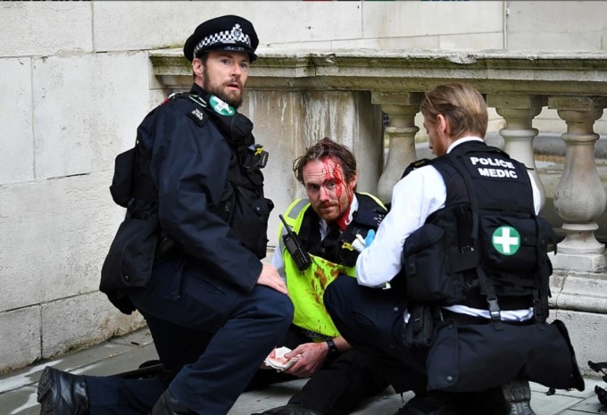 Angliyaning London shahrida AQShda qora tanli Jorj Floydning o‘ldirilgani ketidan kelib chiqqan ommaviy tartibsizliklar natijasida 23 nafar politsiyachi jabrlandi.