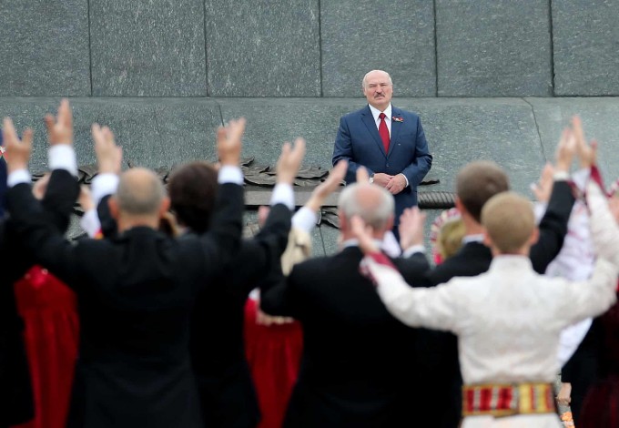 Belarusning Minsk shahrida mamlakat rahbati Aleksandr Lukashenko mustaqillik kunini nishonlamoqda.