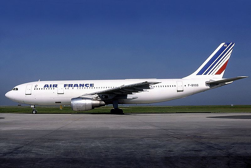 Air France kompaniyasi samolyoti.