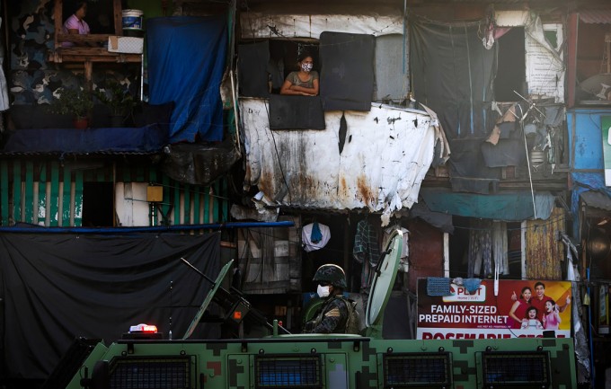 Filippinning Manila shahrida koronavirusga chalinganlar soni ortishi sababli qayta karantin tartiblari joriy etildi.