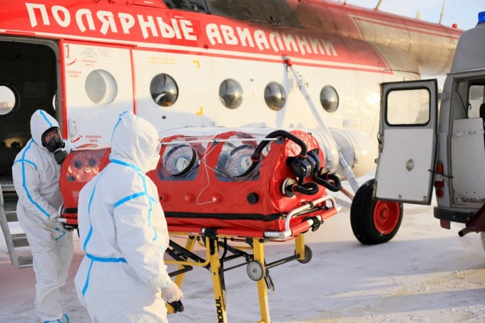 Rossiyaning Yakutiya hududida koronavirus bemori transportirovka qilinmoqda.