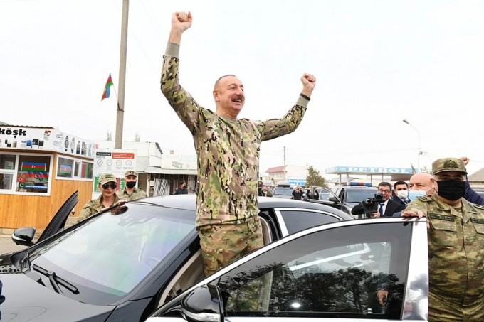 Ozarbayjon prezidenti Ilhom Aliyev Tog‘li Qorabog‘dagi jangovar xatti-harakatlar hududida joylashgan, armiya nazoratiga olingan Fuzuliy va Jabroil shaharlariga tashrif buyurdi.