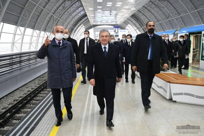 Joriy yilda Toshkent yerusti metrosining birinchi bosqichi bitkazilgan edi. Uning yana bir muhim bo‘g‘ini – Sergeli yo‘nalishi ishga tushirildi. Prezident ushbu transport obyektini borib ko‘rdi. 2020-yil, 26-dekabr.