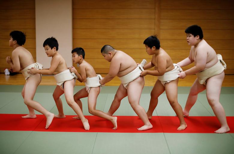 Tokio shahridagi Komatsuryu sumo klubidagi bolalar mashg‘ulotlari.