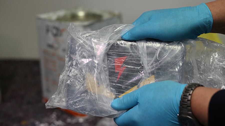 Европа портларида рекорд ҳажмдаги — 23 тоннадан зиёд кокаин олиб кириш ҳолати фош қилинди.